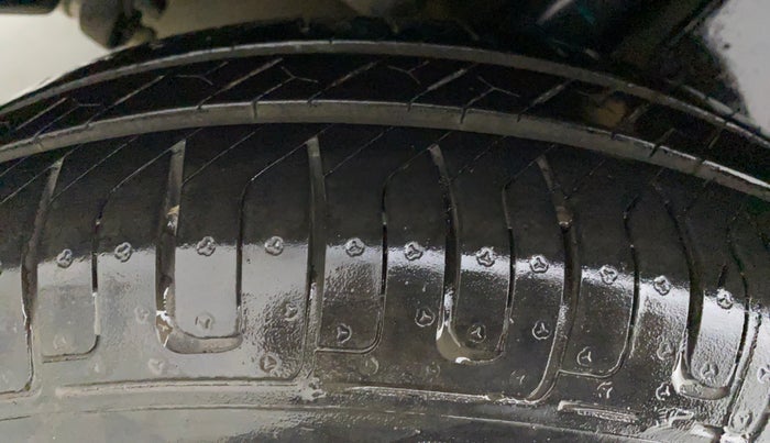 2012 Maruti Swift Dzire VXI, Petrol, Manual, 40,092 km, Right Rear Tyre Tread