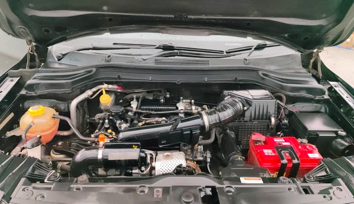 2022 Mahindra XUV300 W4 1.2 PETROL, Petrol, Manual, 1,07,747 km, Engine View