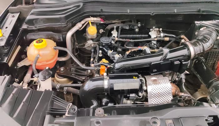 2022 Mahindra XUV300 W4 1.2 PETROL, Petrol, Manual, 1,07,747 km, Engine View - Right