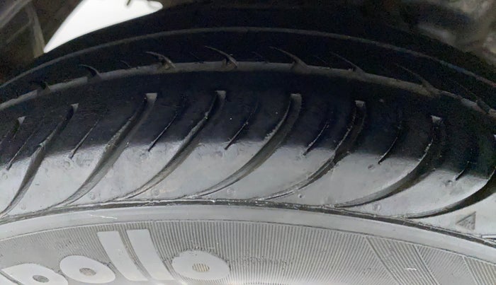 2018 Hyundai Eon MAGNA +, Petrol, Manual, 57,231 km, Right Rear Tyre Tread