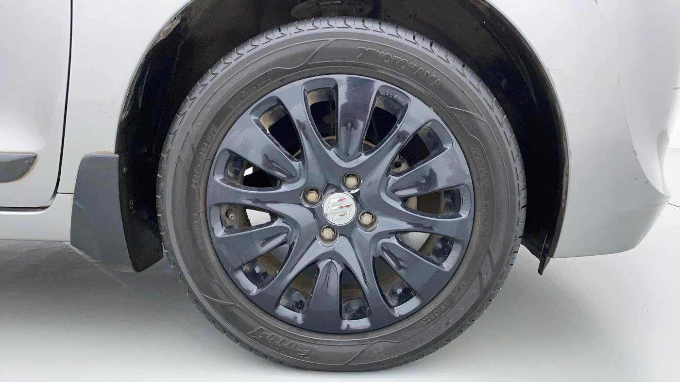2015 Maruti Baleno ALPHA 1.2 K12, Petrol, Manual, 61,210 km, Right Front Wheel