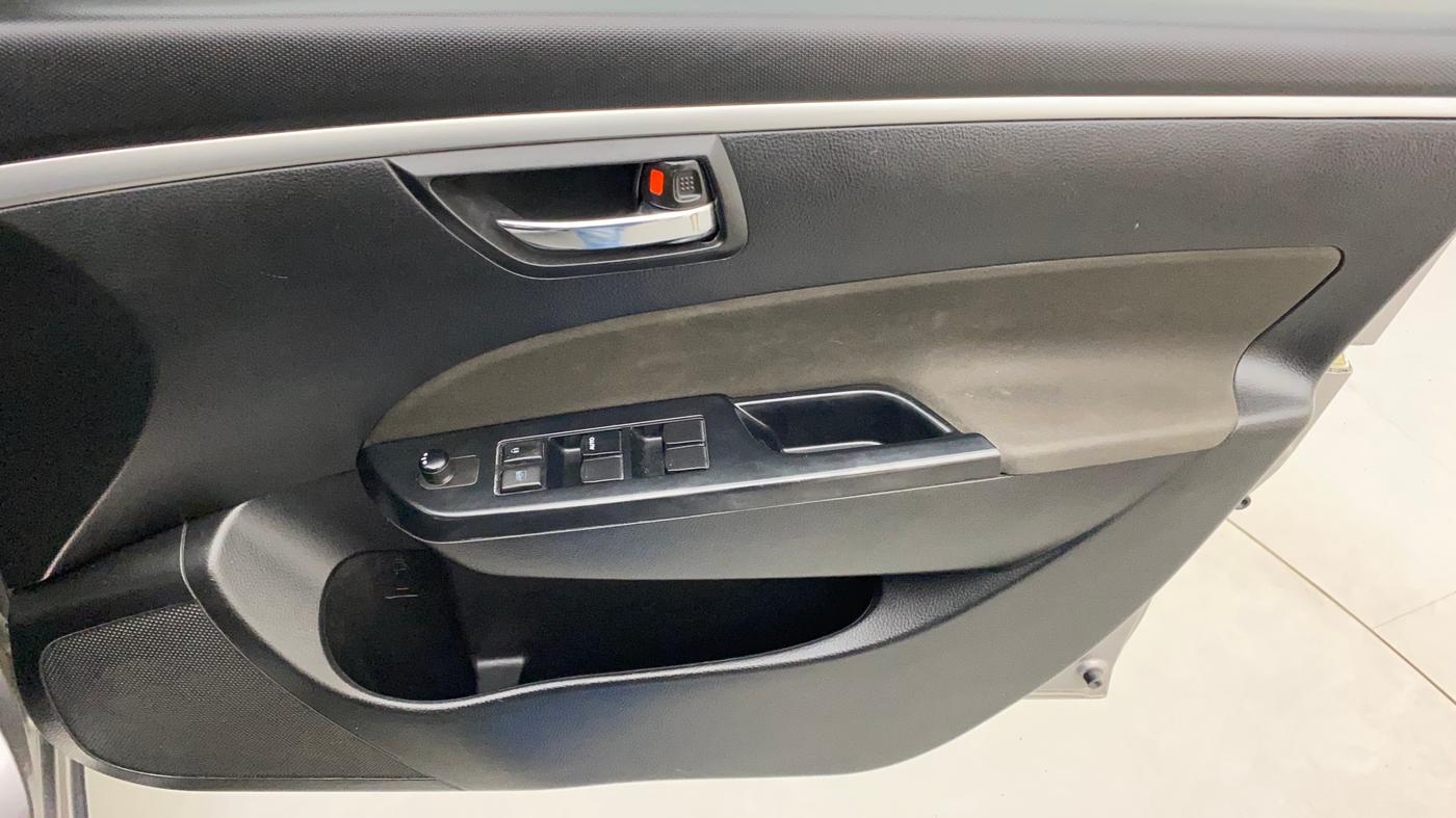 2014 Maruti Swift VXI, Petrol, Manual, 56,661 km, Driver Side Door Panels Control