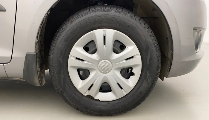 2014 Maruti Swift VXI, Petrol, Manual, 56,661 km, Right Front Wheel