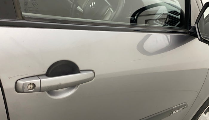 2014 Maruti Swift VXI, Petrol, Manual, 56,661 km, Driver-side door - Minor scratches