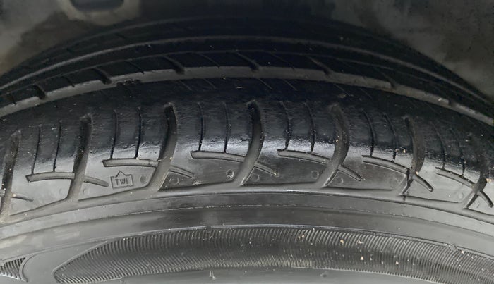 2016 Hyundai Verna FLUIDIC 1.4 VTVT, Petrol, Manual, 53,414 km, Left Front Tyre Tread