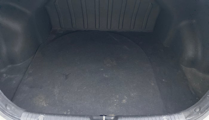 2016 Hyundai Verna FLUIDIC 1.4 VTVT, Petrol, Manual, 53,414 km, Boot Inside