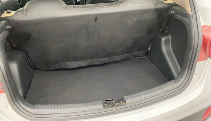 2018 Hyundai Grand i10 MAGNA U2 1.2 CRDI, Diesel, Manual, 33,551 km, Dicky (Boot door) - Parcel tray missing