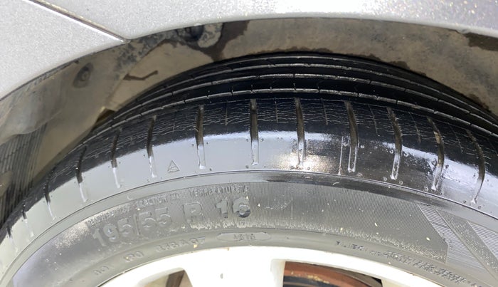 2013 Hyundai Verna FLUIDIC 1.6 VTVT SX, Petrol, Manual, 55,937 km, Right Rear Tyre Tread