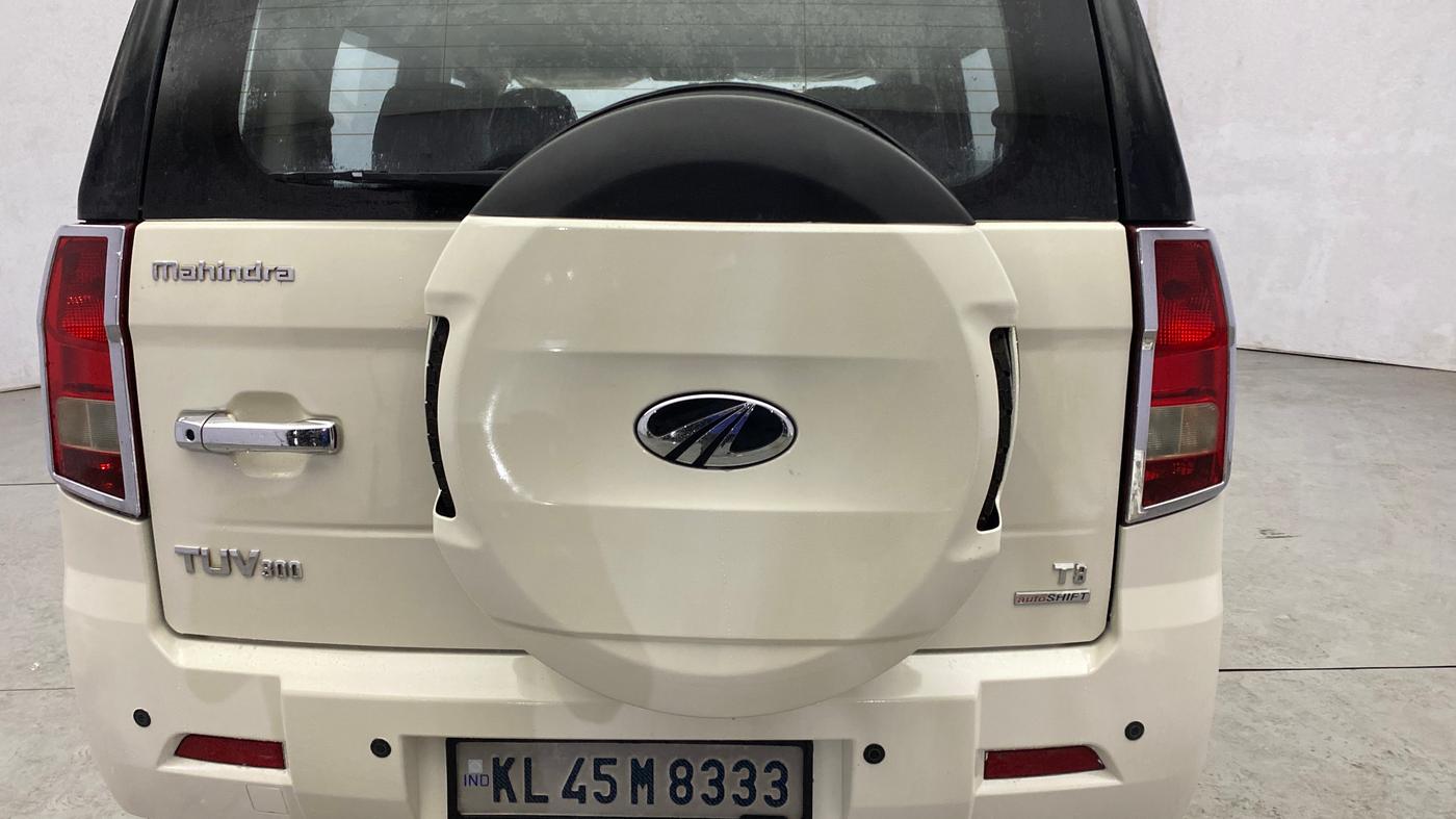 2015 Mahindra TUV300 T8 AMT, Diesel, Automatic, 67,327 km, Spare Tyre