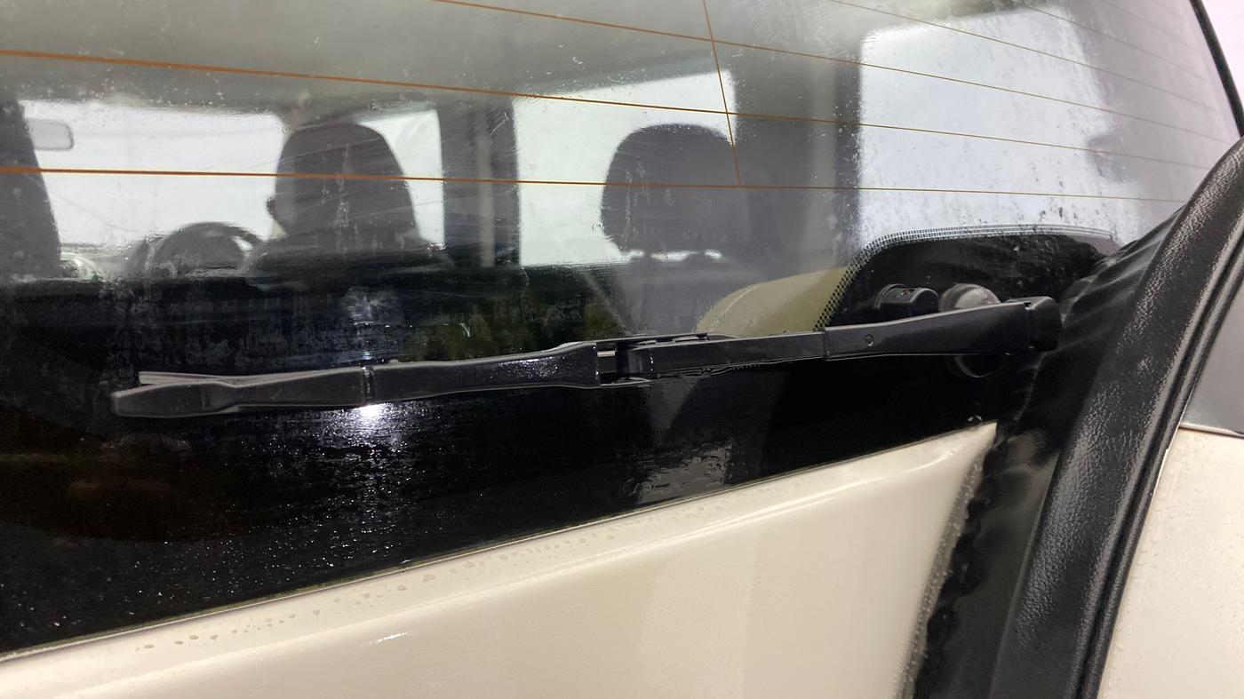 2015 Mahindra TUV300 T8 AMT, Diesel, Automatic, 67,327 km, Rear Wiper