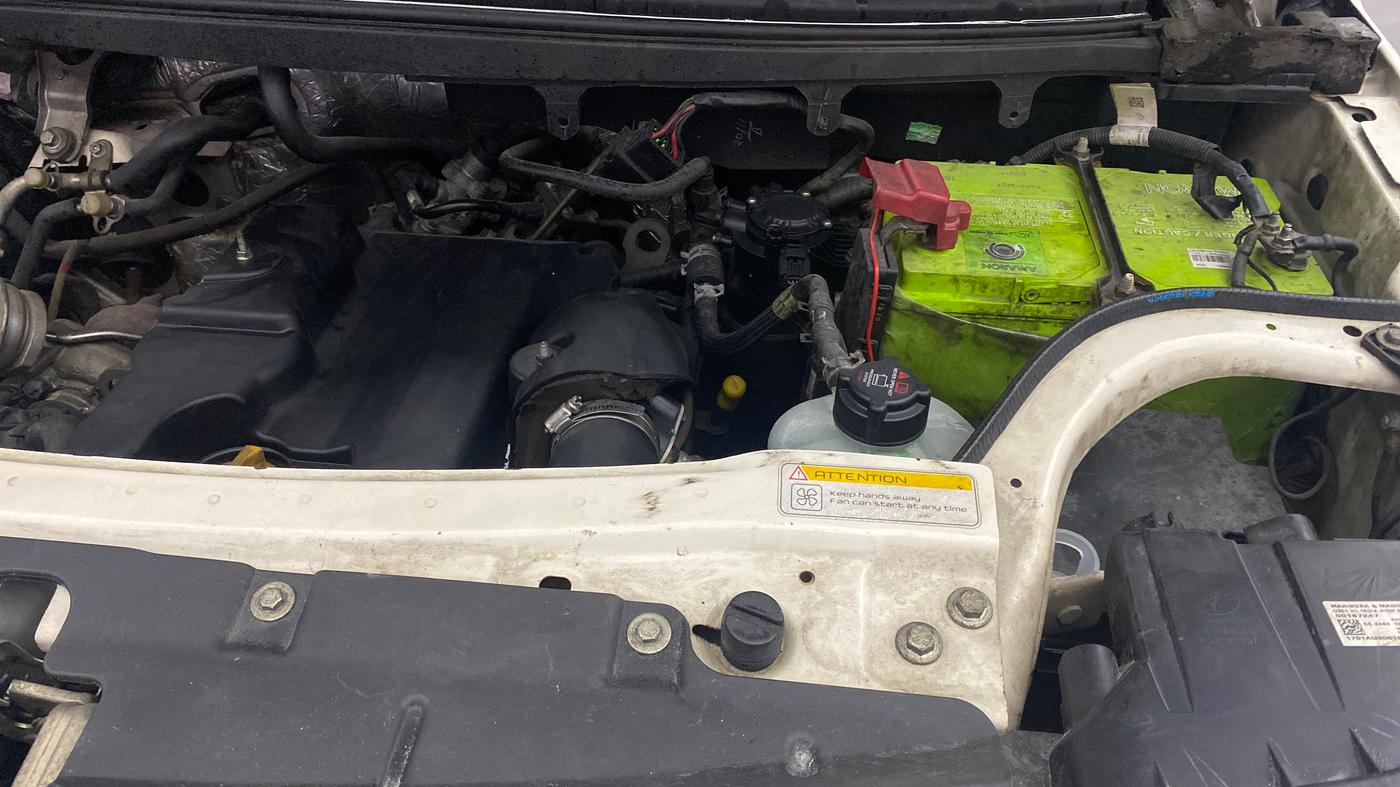 2015 Mahindra TUV300 T8 AMT, Diesel, Automatic, 67,327 km, Engine View - Left