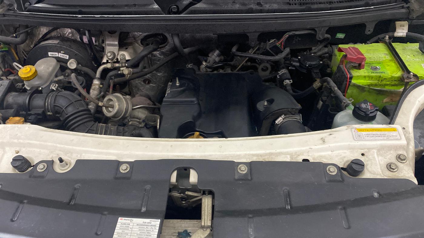 2015 Mahindra TUV300 T8 AMT, Diesel, Automatic, 67,327 km, Engine View