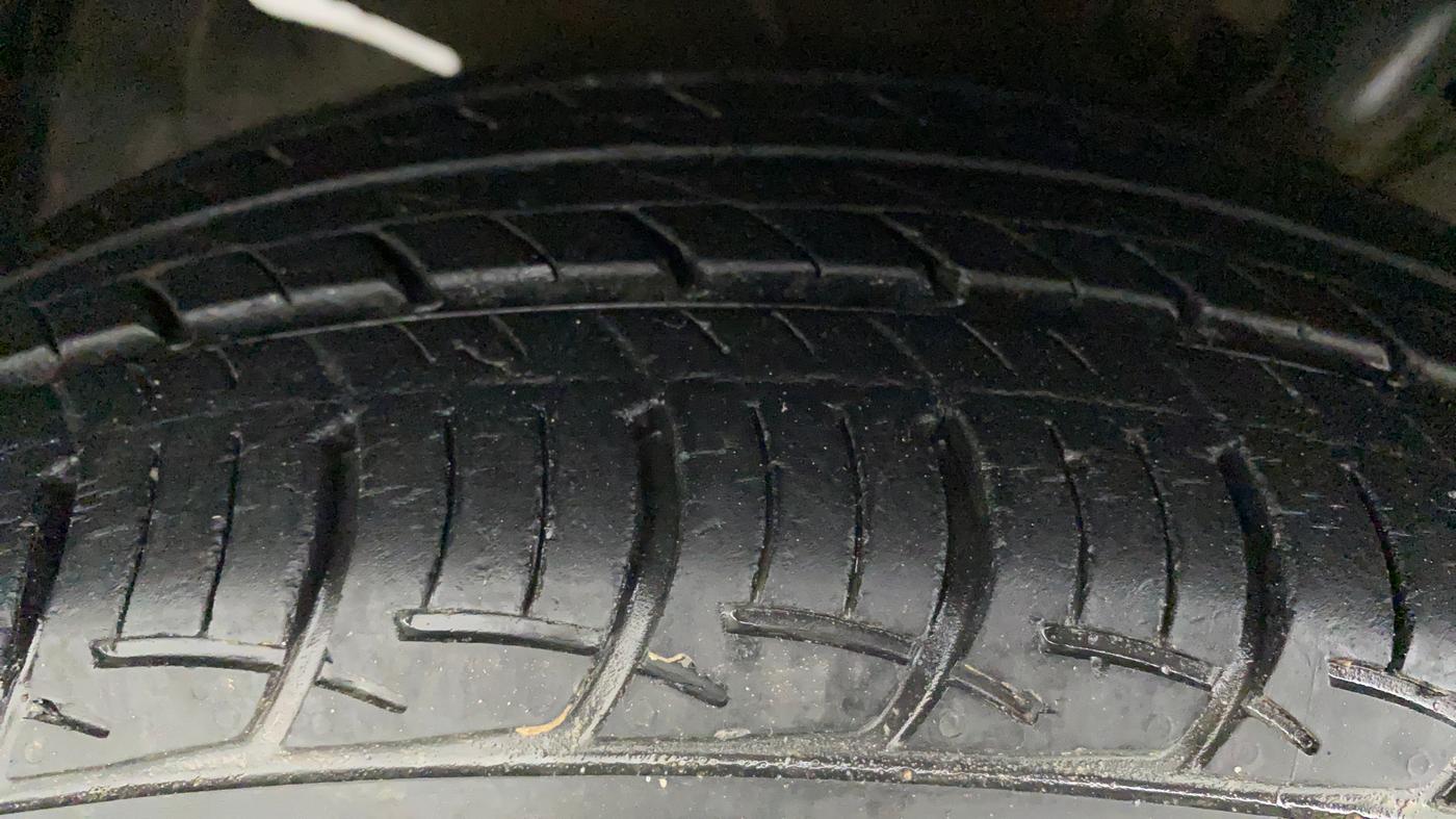 2019 Maruti Baleno DELTA PETROL 1.2, Petrol, Manual, 21,202 km, Left Front Tyre Tread