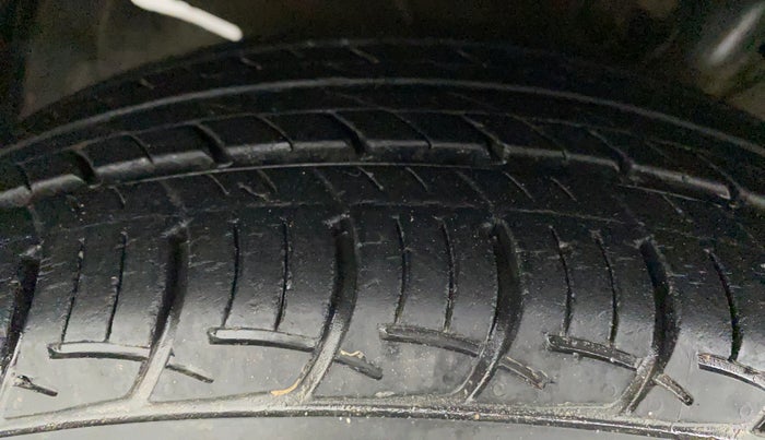 2019 Maruti Baleno DELTA PETROL 1.2, Petrol, Manual, 21,202 km, Left Front Tyre Tread