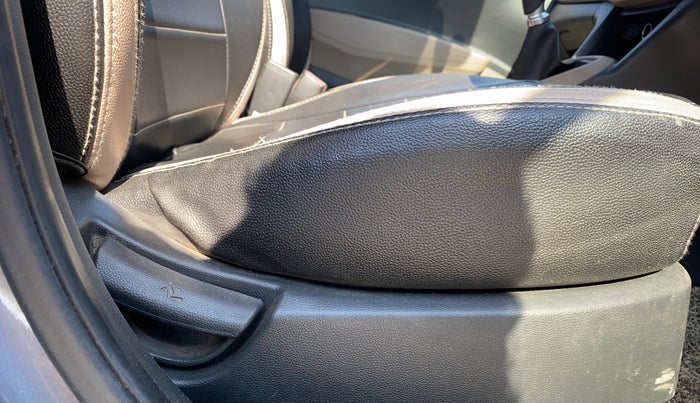 2017 Hyundai Grand i10 SPORTZ 1.2 KAPPA VTVT, Petrol, Manual, 69,687 km, Driver Side Adjustment Panel