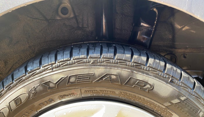 2017 Hyundai Grand i10 SPORTZ 1.2 KAPPA VTVT, Petrol, Manual, 69,687 km, Left Rear Tyre Tread