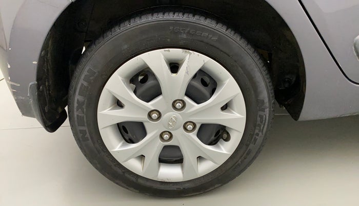 2013 Hyundai Grand i10 SPORTZ 1.2 KAPPA VTVT, CNG, Manual, 70,686 km, Right Rear Wheel