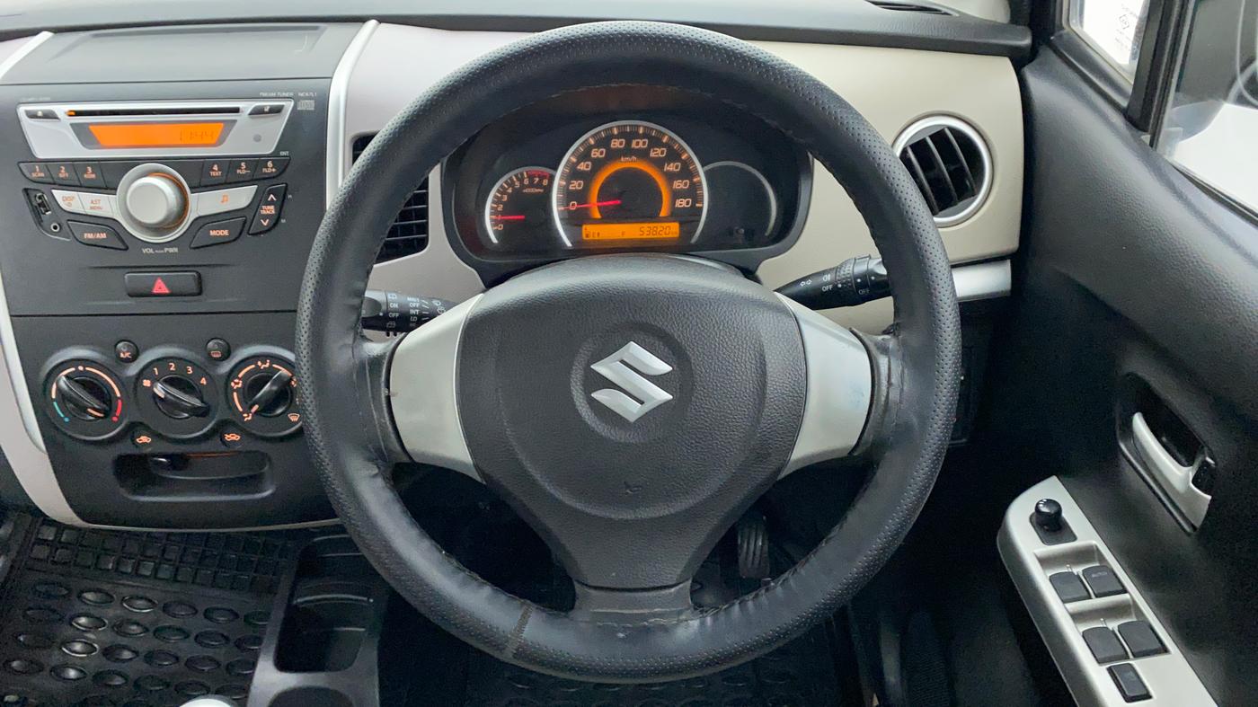 2013 Maruti Wagon R 1.0 VXI, Petrol, Manual, 54,025 km, Steering Wheel Close Up