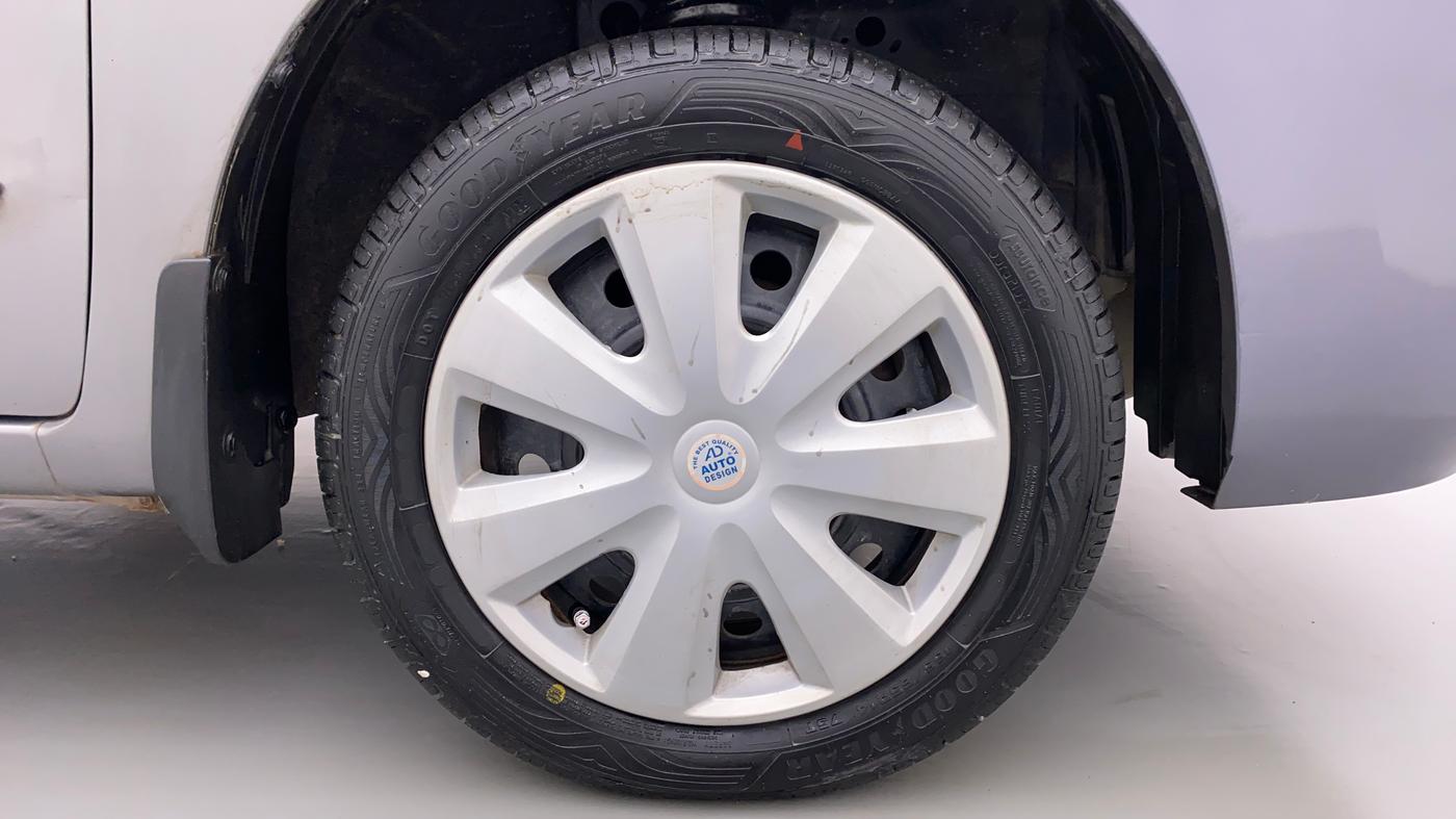2013 Maruti Wagon R 1.0 VXI, Petrol, Manual, 54,025 km, Right Front Wheel