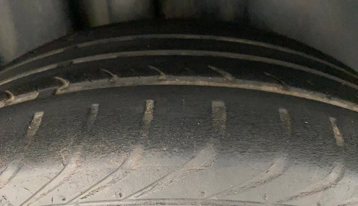 2011 Volkswagen Polo HIGHLINE1.2L, Petrol, Manual, 67,974 km, Right Rear Tyre Tread