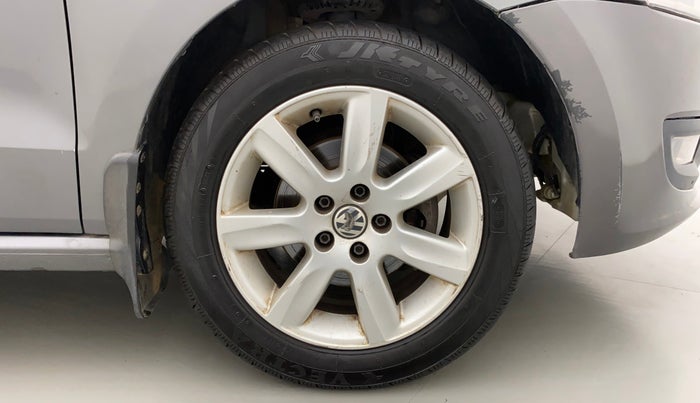 2011 Volkswagen Polo HIGHLINE1.2L, Petrol, Manual, 67,974 km, Right Front Wheel