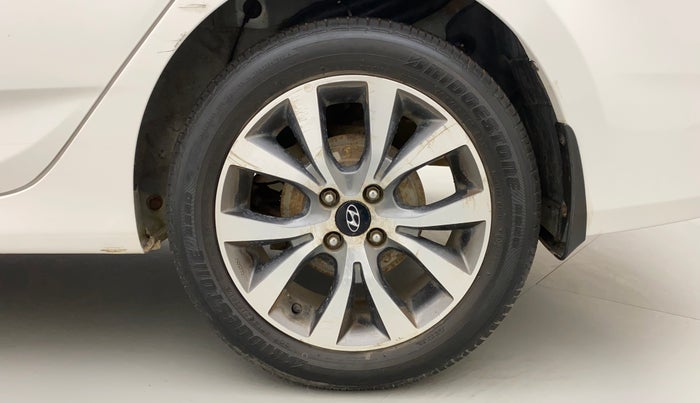 2015 Hyundai Verna FLUIDIC 4S 1.6 VTVT S(O), Petrol, Manual, 32,211 km, Left Rear Wheel