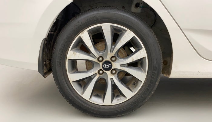 2015 Hyundai Verna FLUIDIC 4S 1.6 VTVT S(O), Petrol, Manual, 32,211 km, Right Rear Wheel