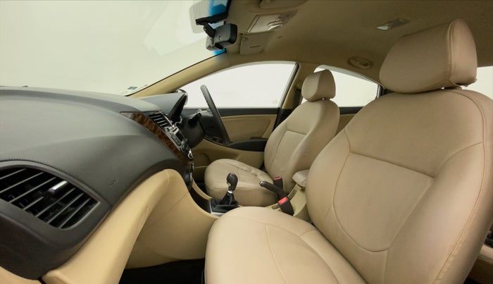 2015 Hyundai Verna FLUIDIC 4S 1.6 VTVT S(O), Petrol, Manual, 32,211 km, Right Side Front Door Cabin