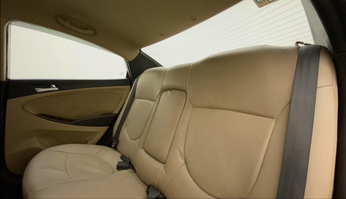 2015 Hyundai Verna FLUIDIC 4S 1.6 VTVT S(O), Petrol, Manual, 32,211 km, Right Side Rear Door Cabin