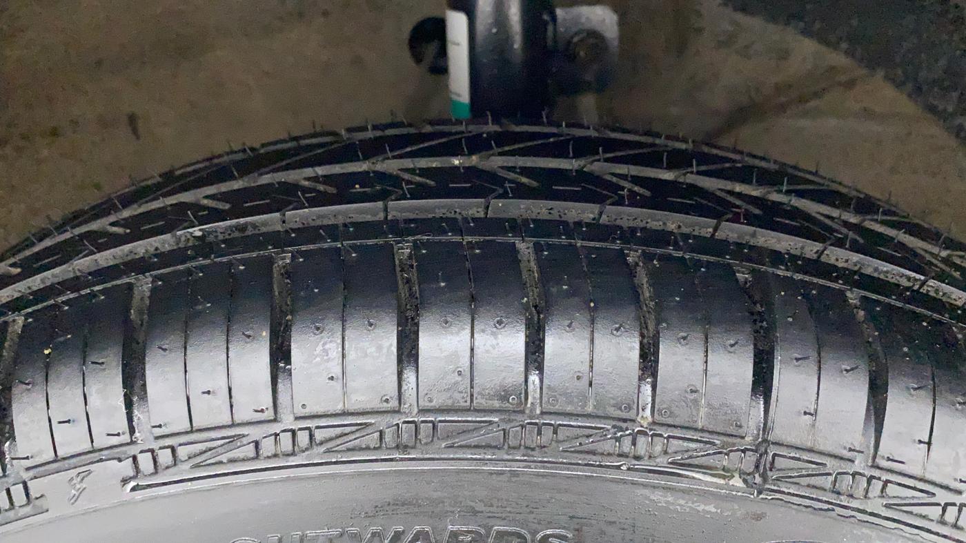 2020 Maruti Dzire VXI, Petrol, Manual, 78,854 km, Right Front Tyre Tread