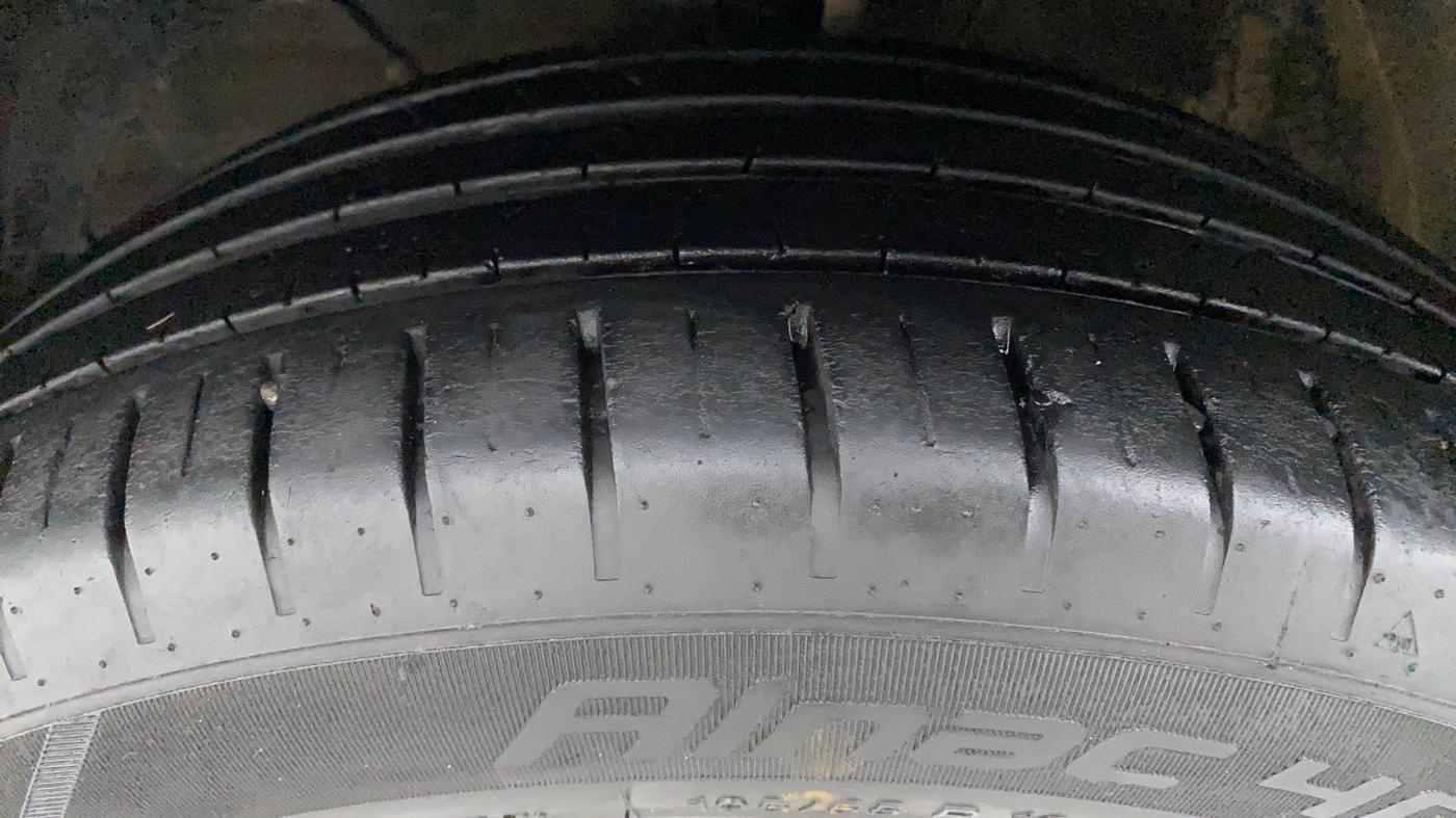 2021 Toyota Glanza V CVT, Petrol, Automatic, 40,774 km, Left Front Tyre Tread