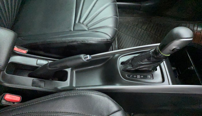 2021 Toyota Glanza V CVT, Petrol, Automatic, 40,774 km, Gear Lever