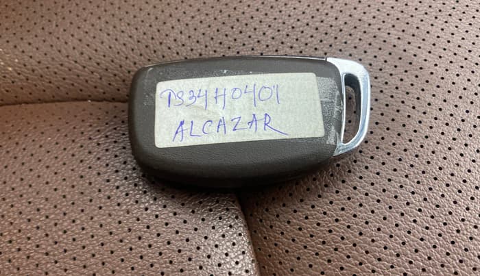 2022 Hyundai ALCAZAR PLATINUM(O) 7STR 1.5 AT, Diesel, Automatic, 45,177 km, Key Close Up