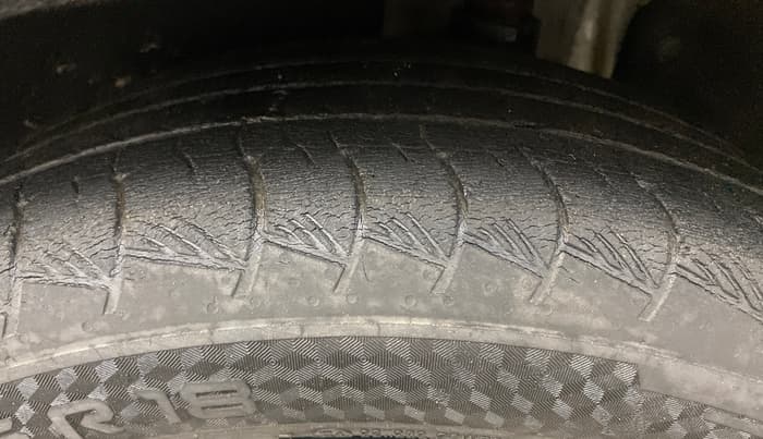 2022 Hyundai ALCAZAR PLATINUM(O) 7STR 1.5 AT, Diesel, Automatic, 45,177 km, Left Rear Tyre Tread