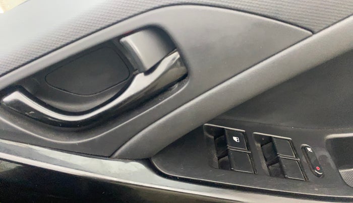 2022 Tata NEXON XZ PLUS DIESEL DARK EDITION, Diesel, Manual, 61,541 km, Driver Side Door Panels Control