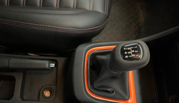 2022 Tata PUNCH ADVENTURE MT, Petrol, Manual, 70,050 km, Gear Lever