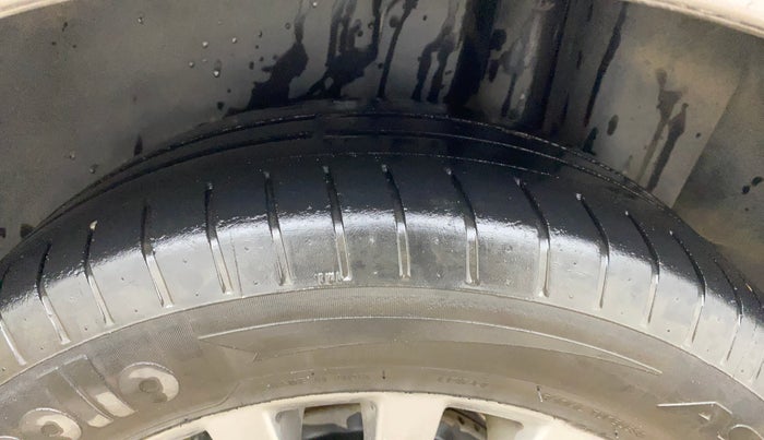 2016 Maruti Ciaz ZXI+, Petrol, Manual, 1,16,456 km, Left Rear Tyre Tread
