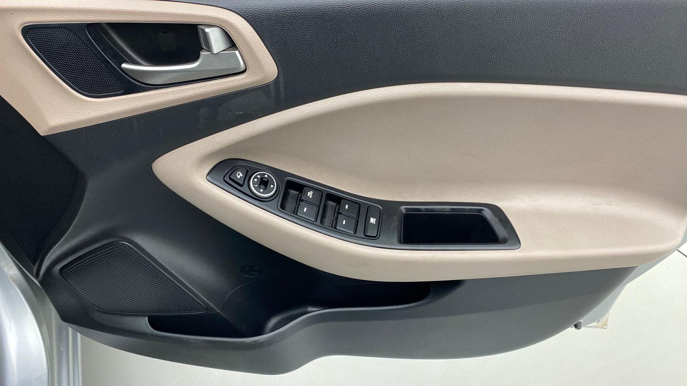 2018 Hyundai Elite i20 ASTA 1.2 (O), Petrol, Manual, 15,752 km, Driver Side Door Panels Control