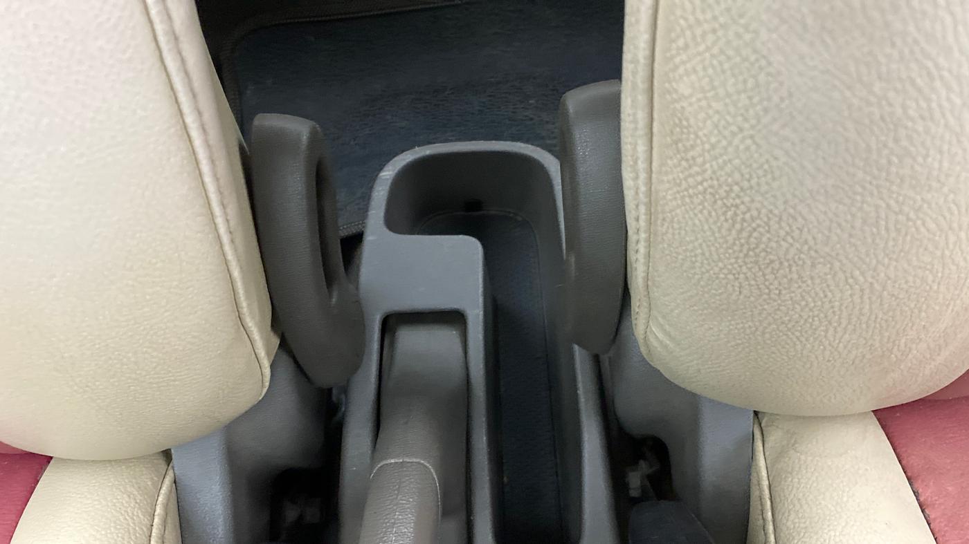 2016 Hyundai i10 SPORTZ 1.1 IRDE2, Petrol, Manual, 39,033 km, Driver Side Adjustment Panel