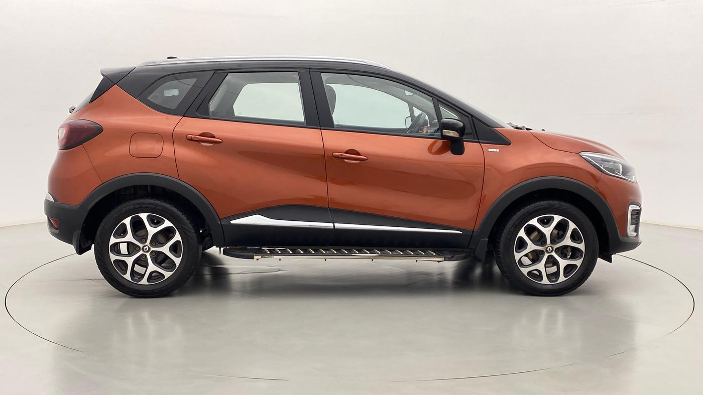 2017 Renault Captur RXT Diesel Dual Tone, Diesel, Manual, 73,947 km, Right Side View