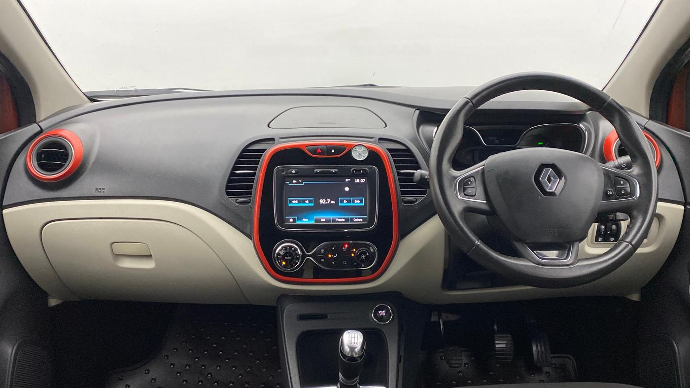 2017 Renault Captur RXT Diesel Dual Tone, Diesel, Manual, 73,947 km, Dashboard