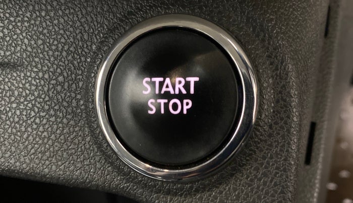 2017 Renault Captur RXT Diesel Dual Tone, Diesel, Manual, 73,947 km, Keyless Start/ Stop Button