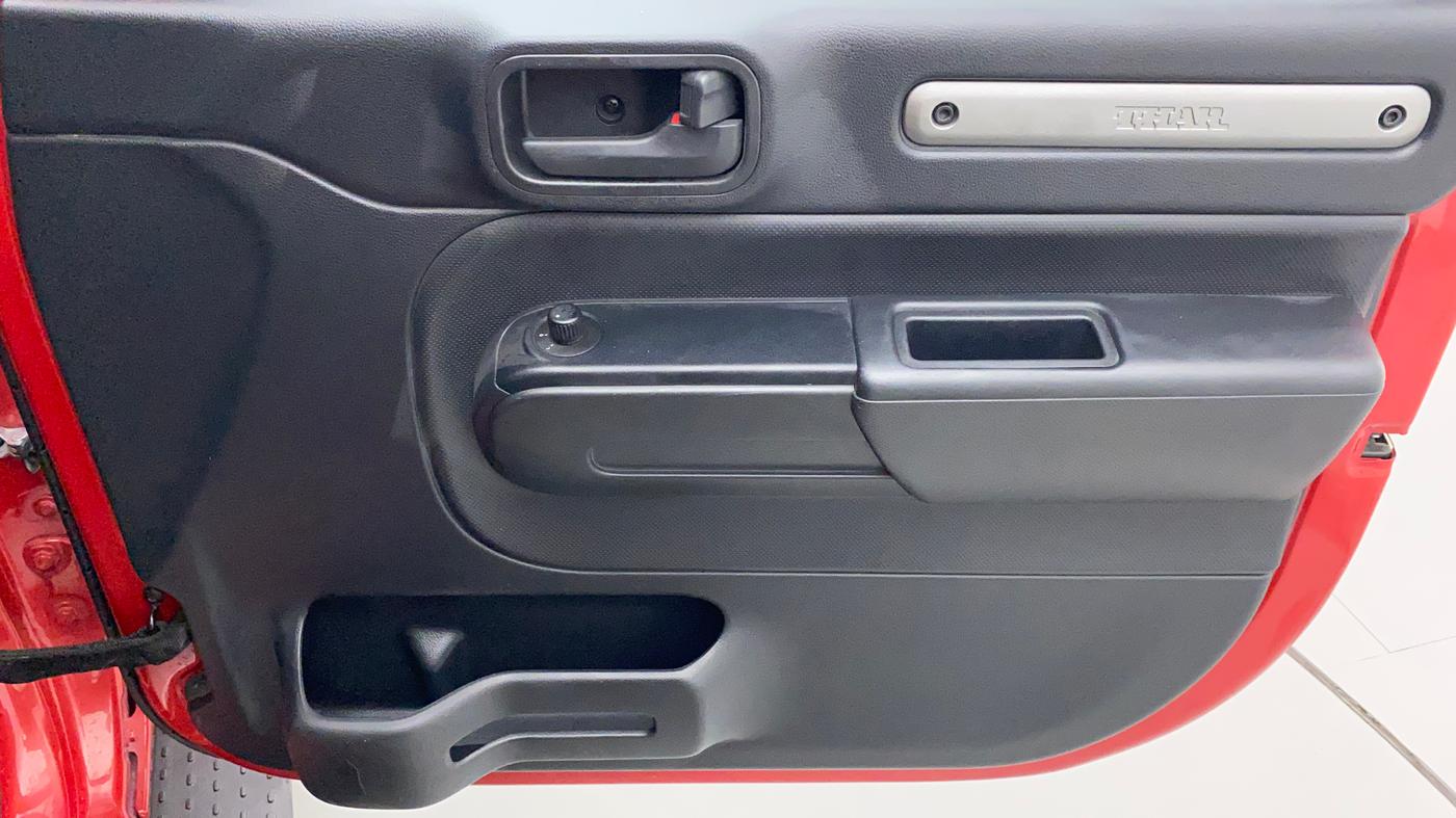 2021 Mahindra Thar LX D AT 4WD HT, Diesel, Automatic, 14,269 km, Driver Side Door Panels Control