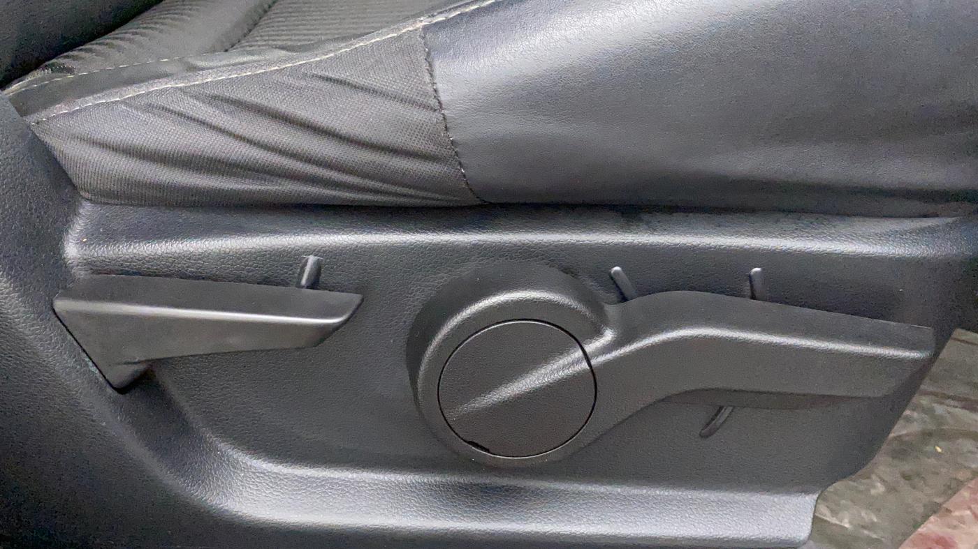 2021 Mahindra Thar LX D AT 4WD HT, Diesel, Automatic, 14,269 km, Driver Side Adjustment Panel