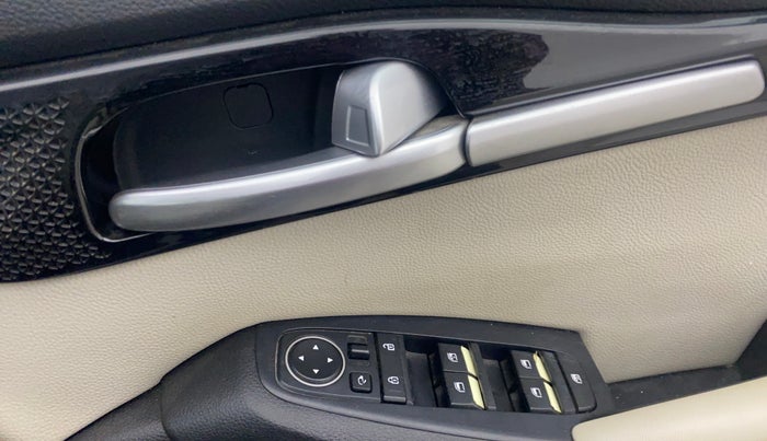 2020 KIA SELTOS GTX PLUS 1.4 PETROL, Petrol, Manual, 38,487 km, Driver Side Door Panels Control