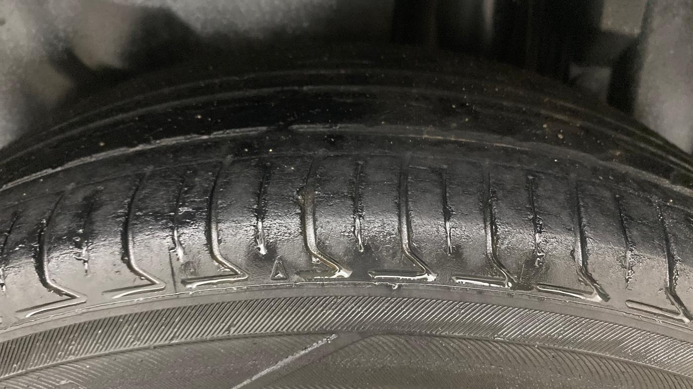 2014 Maruti Swift Dzire ZDI, Diesel, Manual, 1,08,920 km, Left Rear Tyre Tread