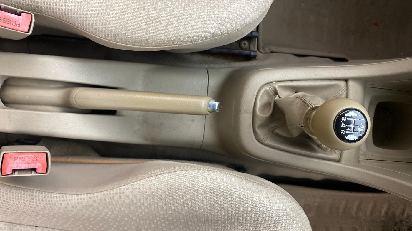 2014 Maruti Swift Dzire ZDI, Diesel, Manual, 1,08,920 km, Gear Lever