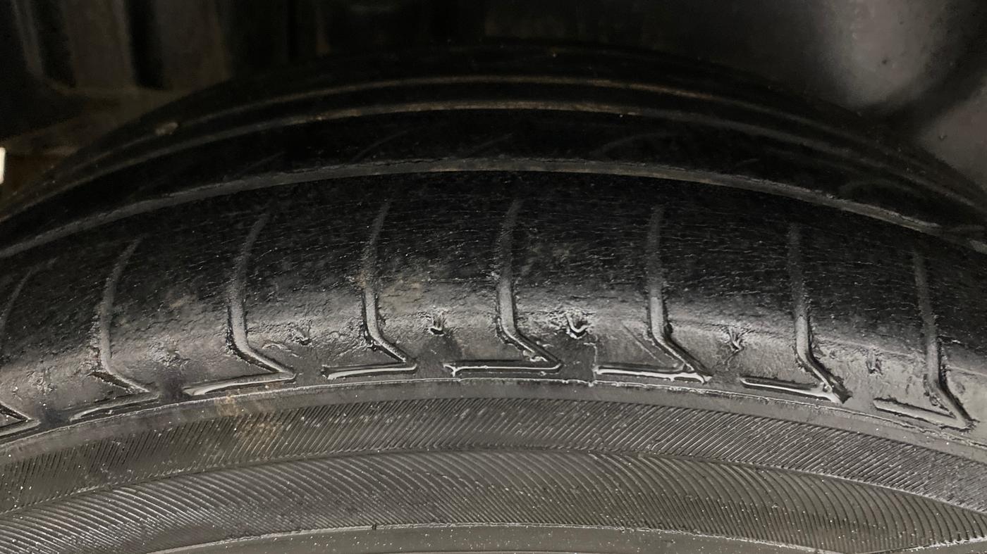 2014 Maruti Swift Dzire ZDI, Diesel, Manual, 1,08,920 km, Right Rear Tyre Tread