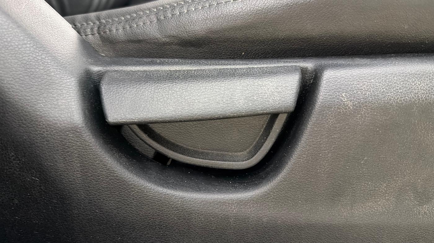 2019 Hyundai NEW SANTRO MAGNA, CNG, Manual, 90,595 km, Driver Side Adjustment Panel