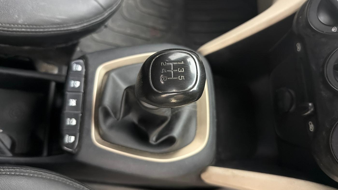 2019 Hyundai NEW SANTRO MAGNA, CNG, Manual, 90,595 km, Gear Lever